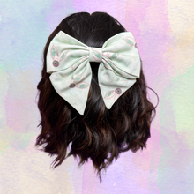 Load image into Gallery viewer, Sailor Hairbow Pin To Back Momo