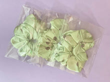 Cargar imagen en el visor de la galería, Satin Hair Scrunchie | Anime ATLA | Earth Lemur