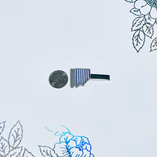 Cargar imagen en el visor de la galería, enamel upset anime lines alligator hair clip